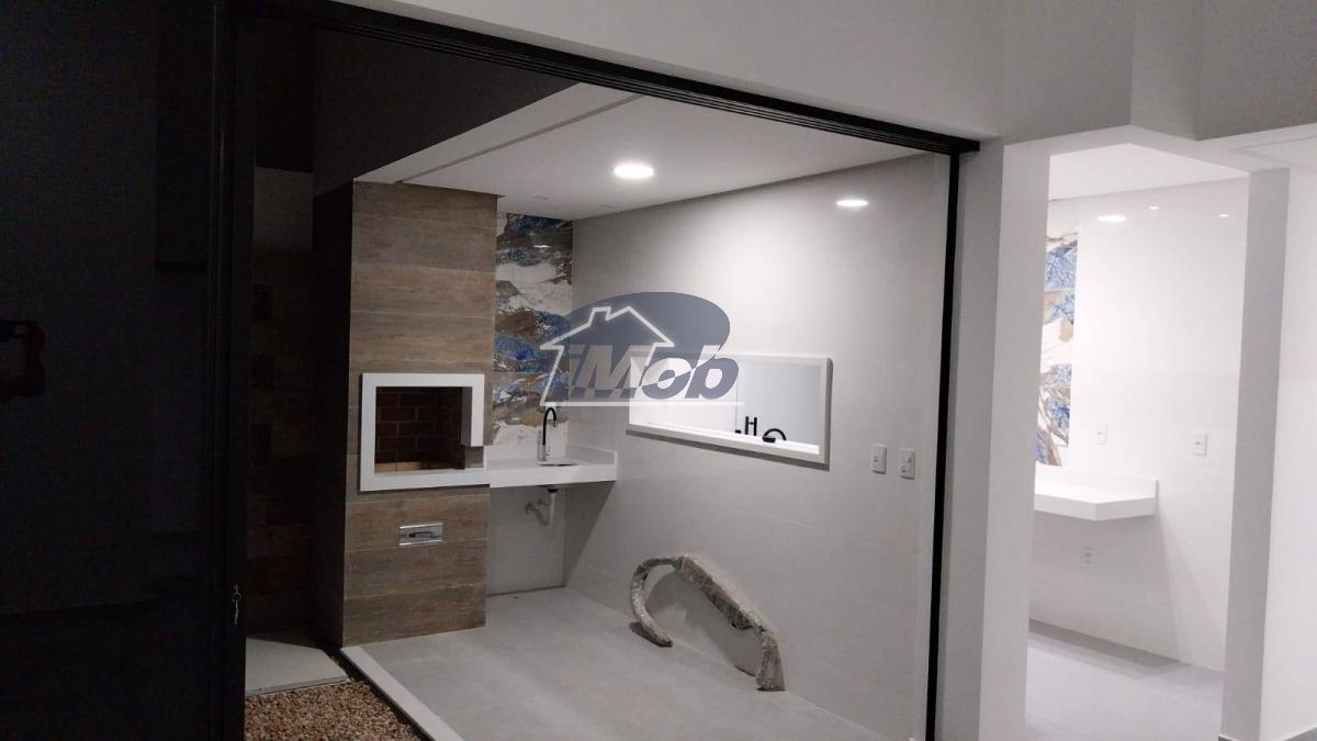 Casa de condomínio com 3 quartos, 200m², à venda